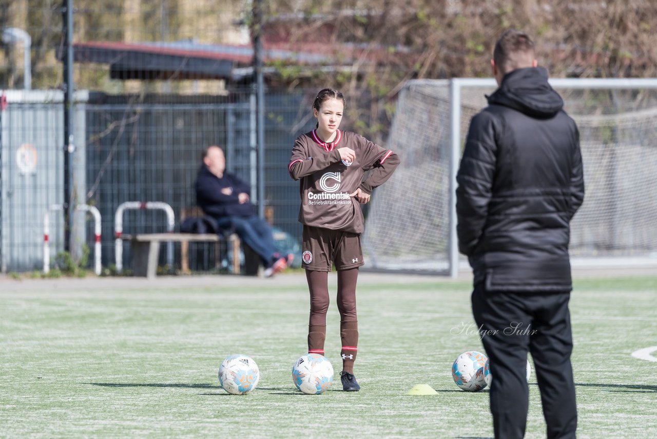 Bild 104 - wBJ St. Pauli - Walddoerfer : Ergebnis: 1:11